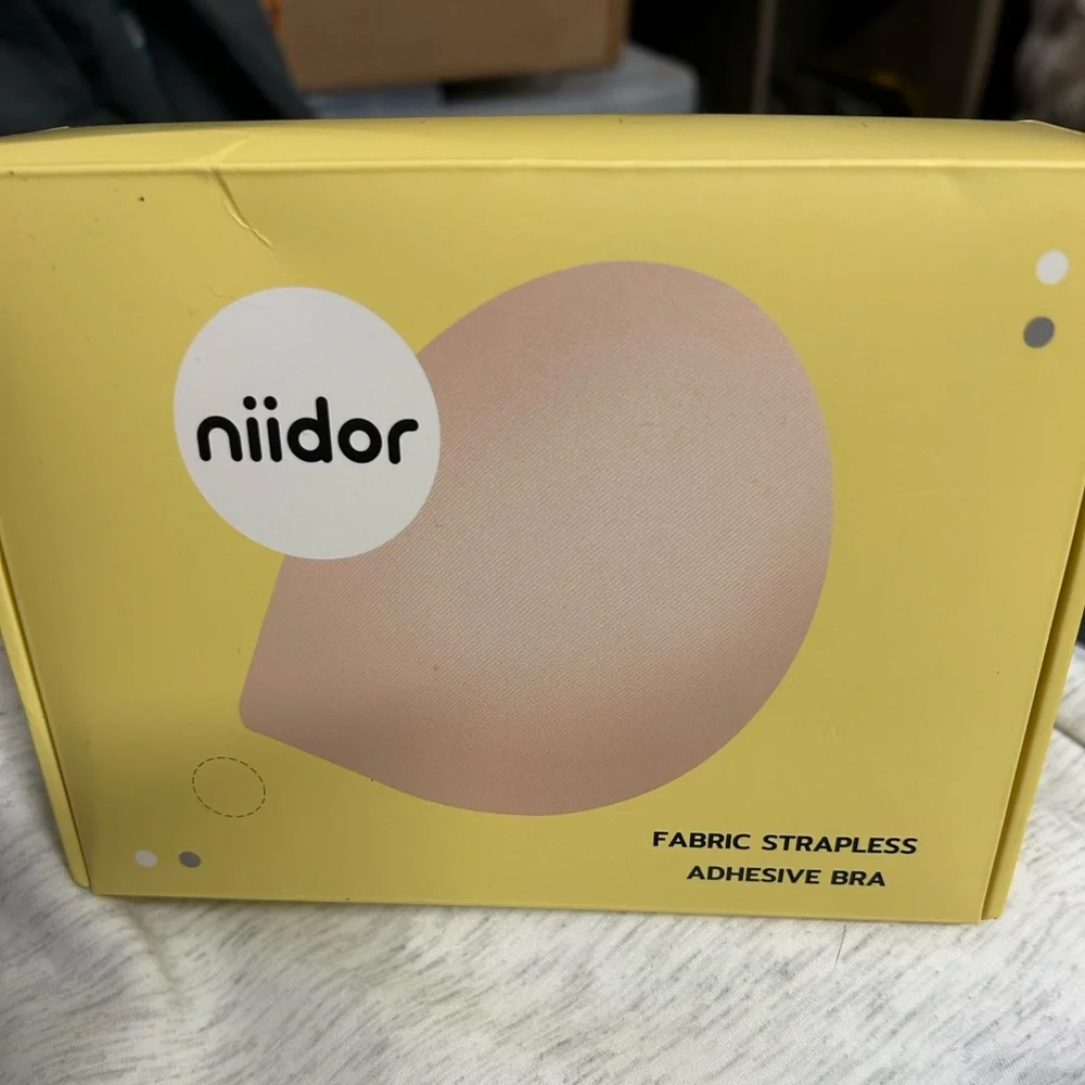 NEW Niidor Women's Adhesive Bra Strapless Backless Pushup Lift Bra - Picture 2 of 13